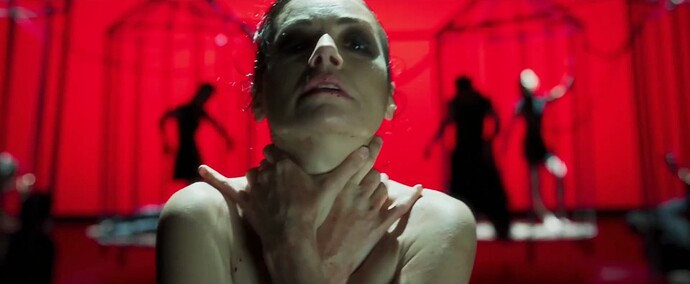 Gelbe_Briefe_Theatre_Scene_Self_Strangulation_01